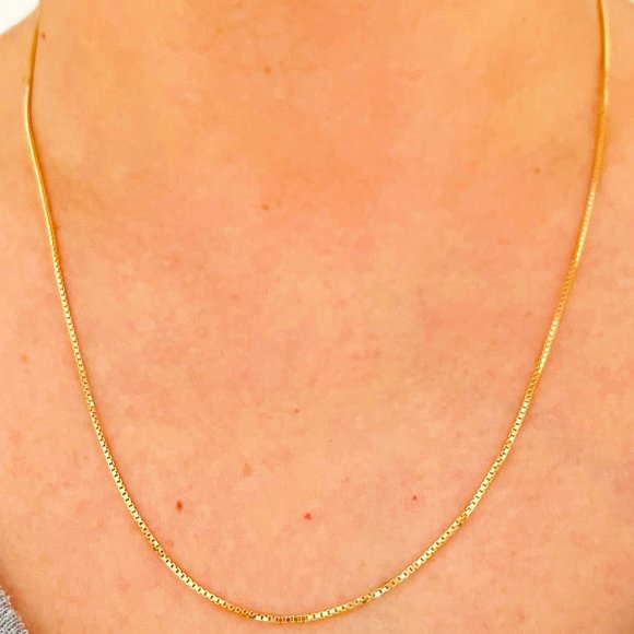 Solid 14K Gold Box Chain Necklace, 3.04 gr. /1 mm, / 18 inch. - Picture 4 of 17